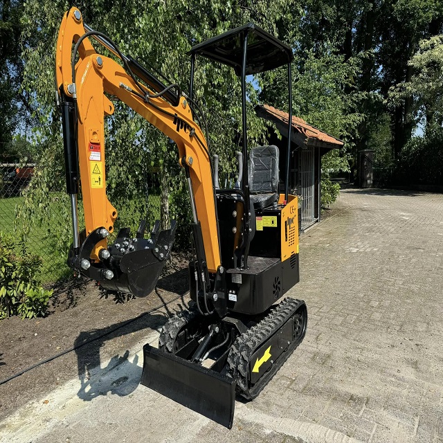 HT12 mini excavator - Image 2
